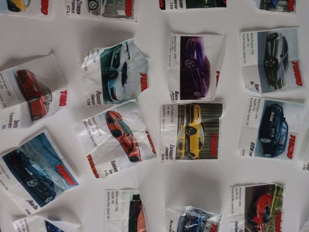 Obrazki karty samochody pojazdy gumy turbo BMW,Ferrari kolekcjonerskie