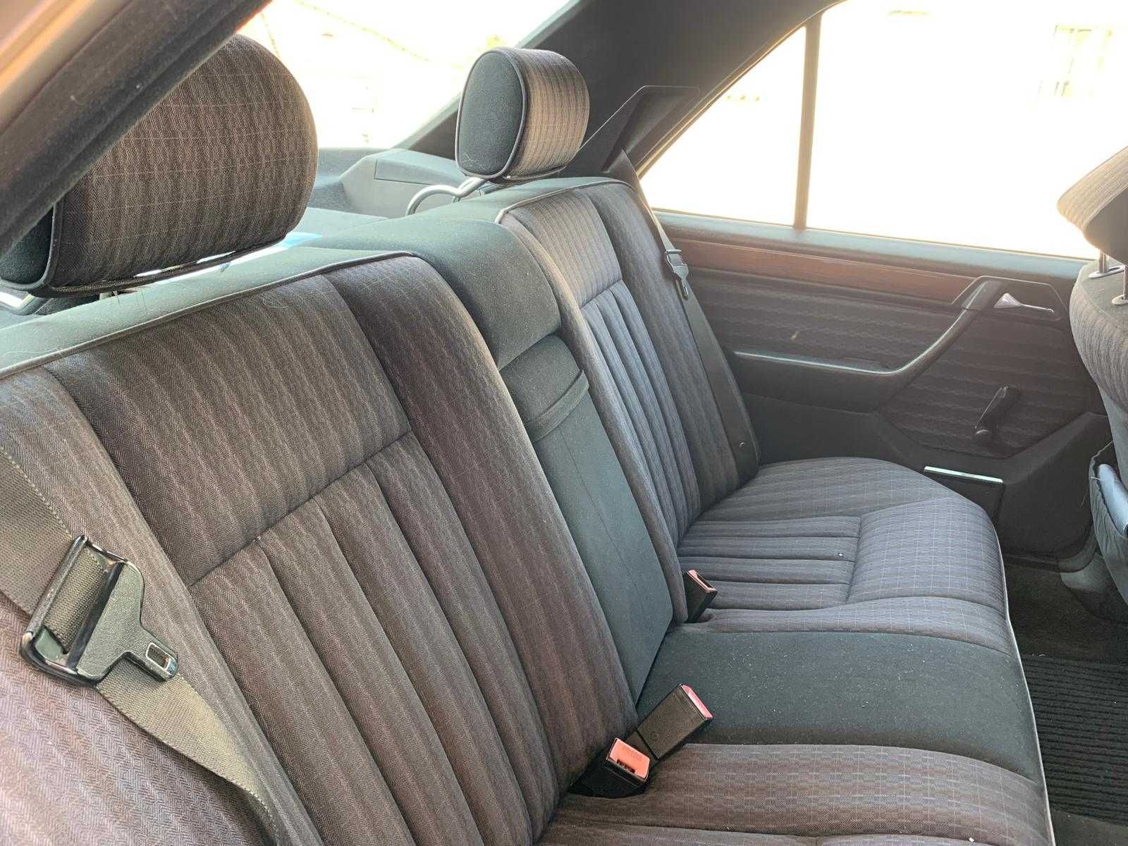 Mercedes-Benz 200D w124