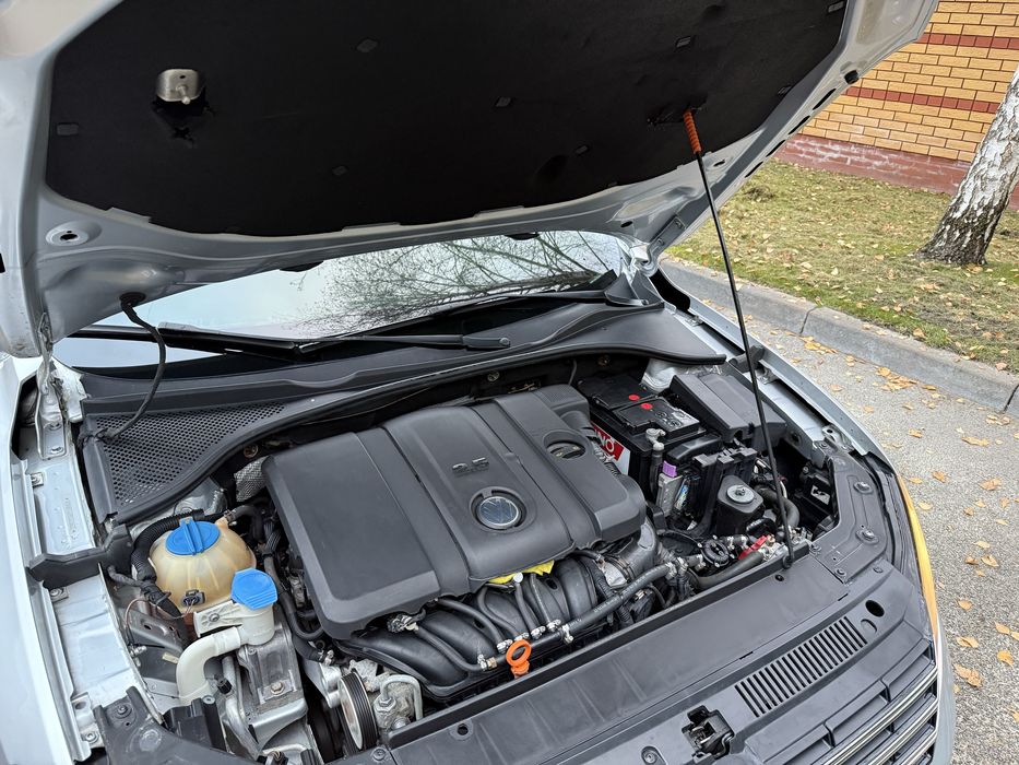 Volkswagen Passat B7 2.5 ГБО Автомат