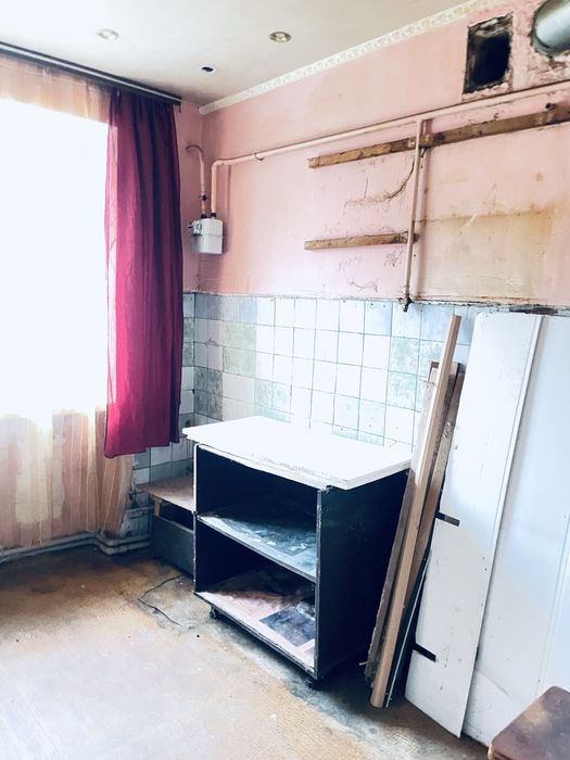 Продається 2 -х кімнатна квартира ст . Переяславська