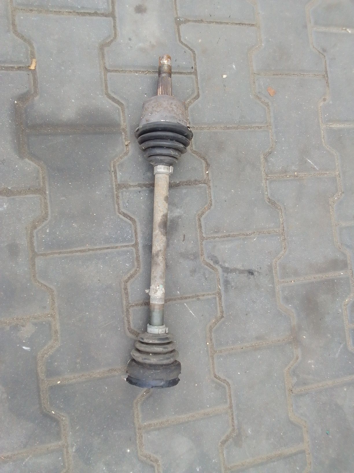 Półoś napędowa lewa krótka kierowcy Fiat Punto 2 rok 2001 benzyna 1.2