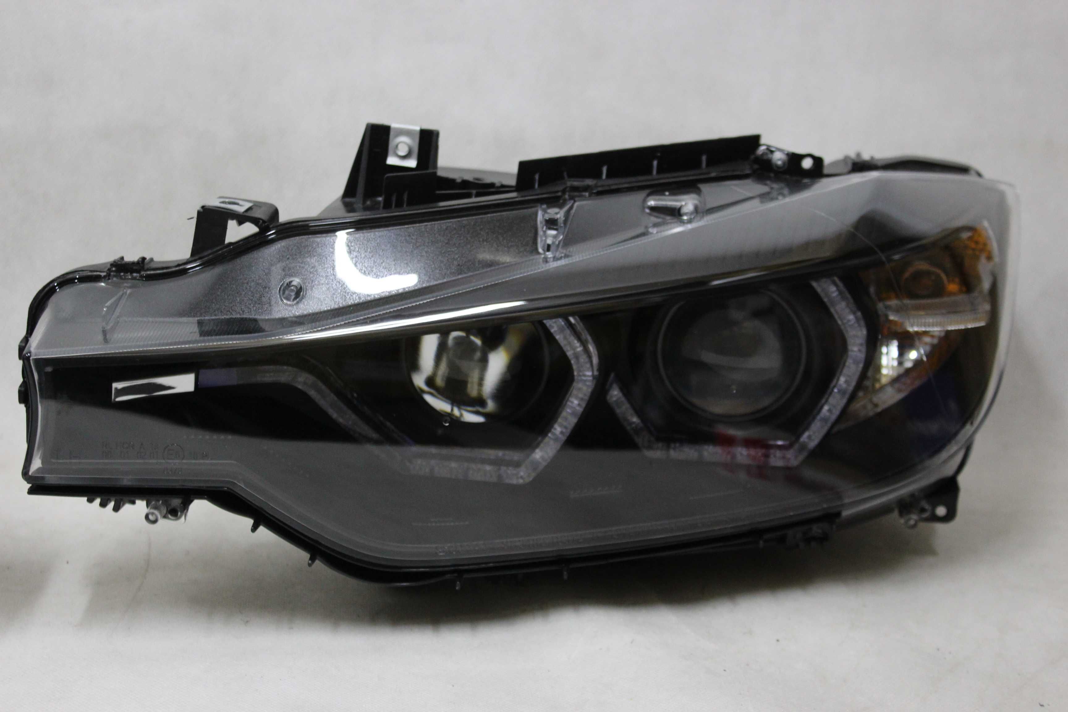 Reflektory Lampy przednie przód BMW F30 11-15 skrętny xenon LED BAR !