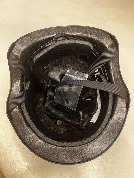 Capacete Bicicleta/Scooter Preto