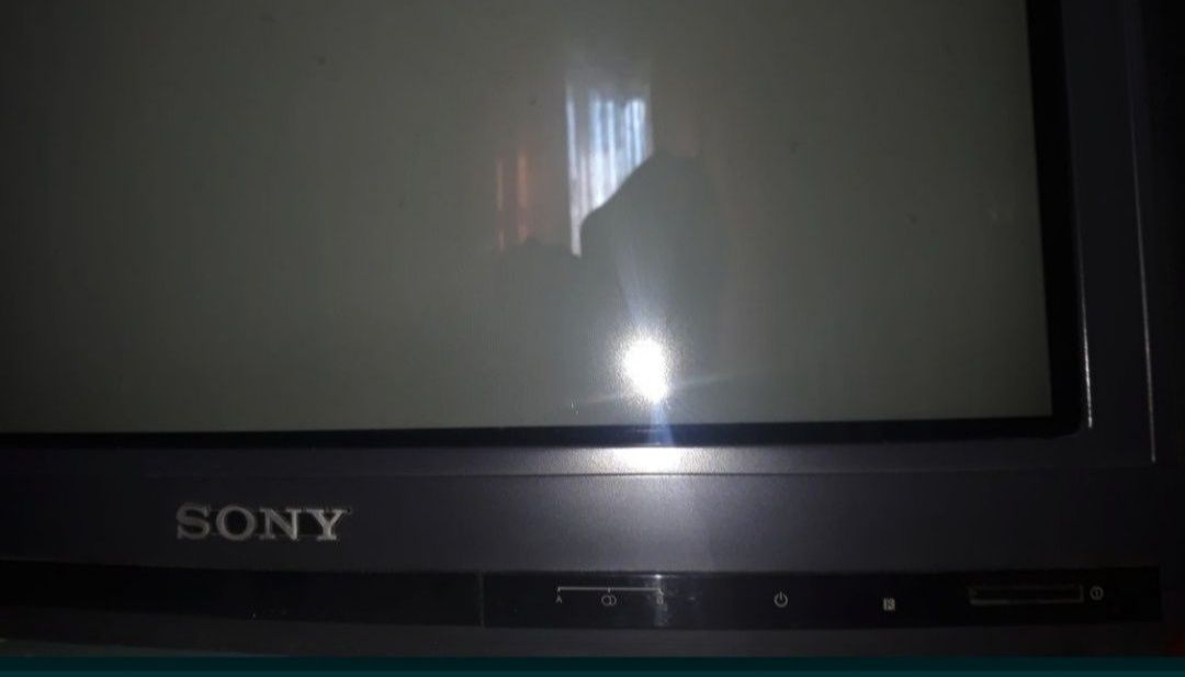 Телевізор кольоровий Sony FD Trinitron .