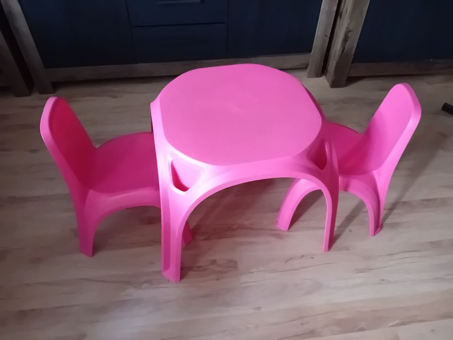 Stolik dla dziewczynki