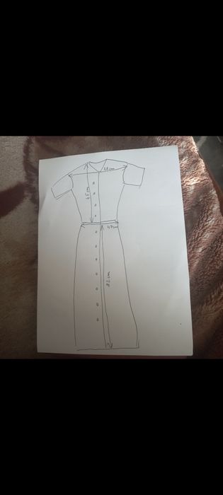 Długa,  rozpinana sukienka, czerwona, z kieszeniami