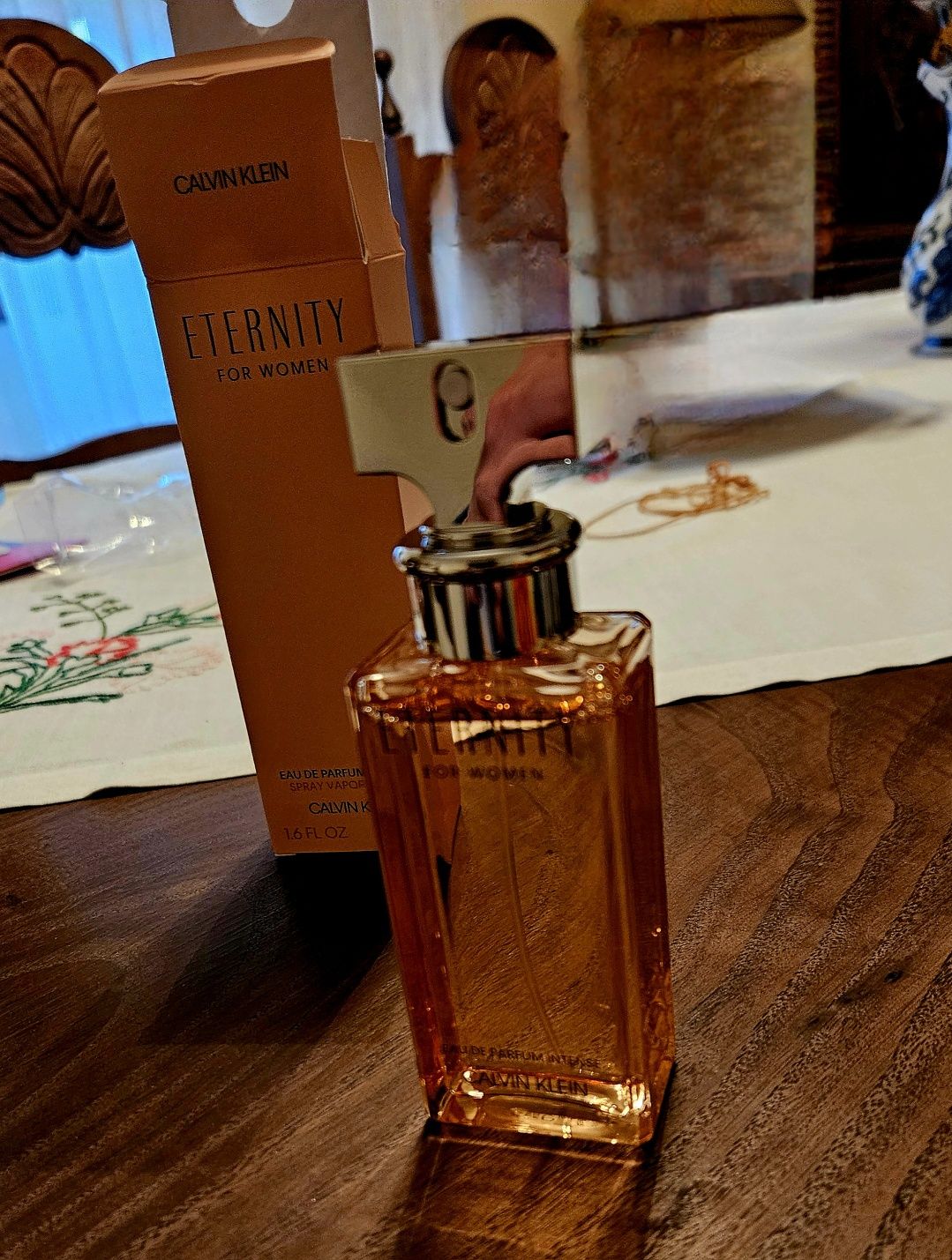 Perfume Eternity C.K ( for women )