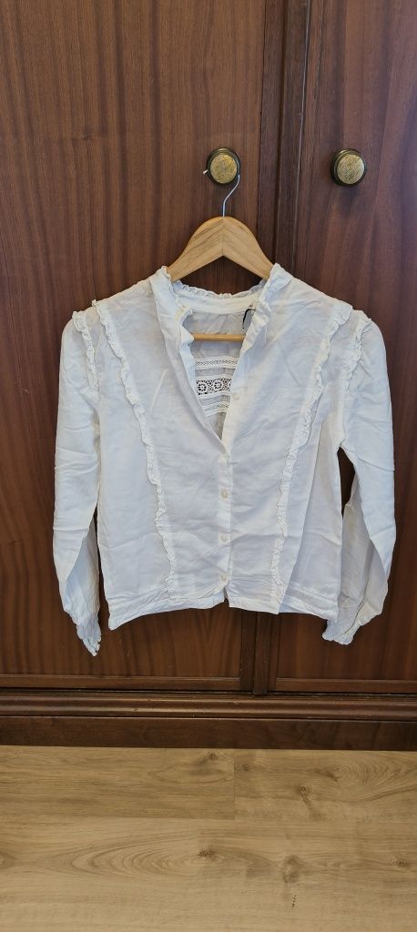 Camisa branca abertura atrás