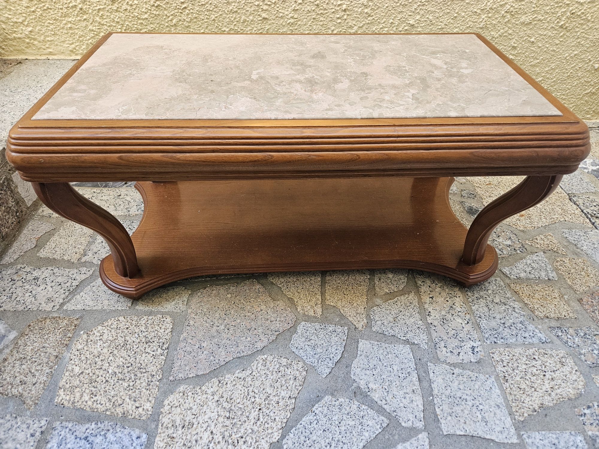 Mesa de centro com mármore