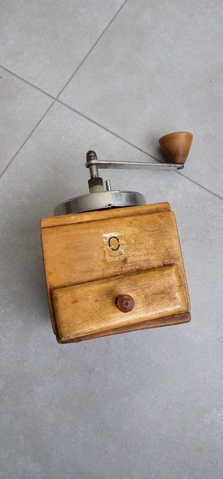 Młynek do mielenia kawy pieprzu