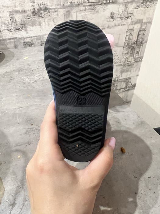 Гумові чоботи, зимові ботинки, сноубуси