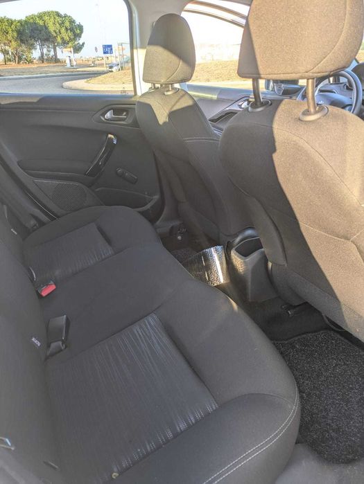 Peugeot 208 1.0 VTi (Gasolina) — 2013