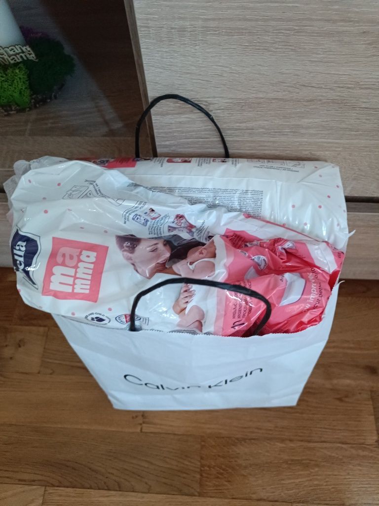 Ubrania ciążowe i dla noworodka