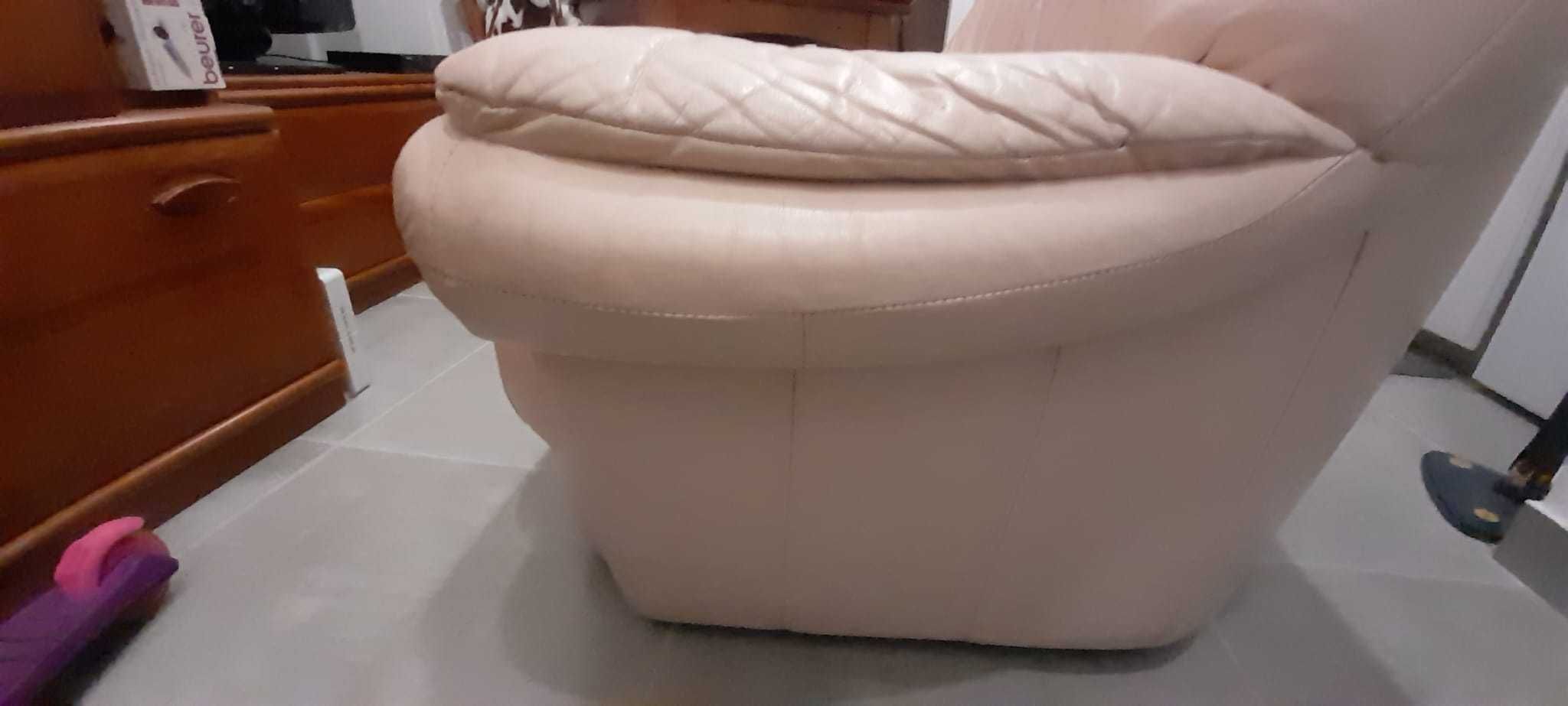 Vendo sofá 2 lugares
