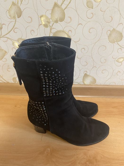 Продам чобітки натуральна замша демисизон жіночі