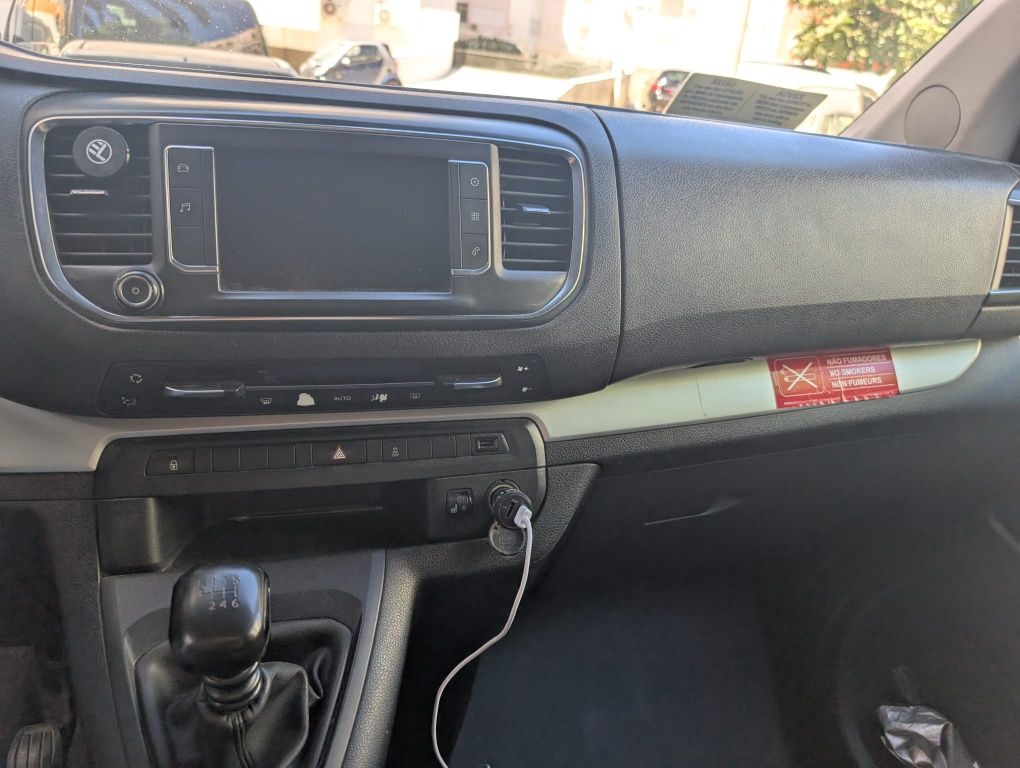 Peugeot Expert Traveller