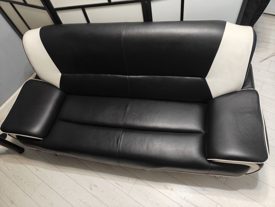 Komlet sofa oraz fotel czarno-białe
