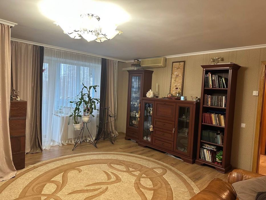 Продам 3-кімнатну квартиру в м. Охтирка
