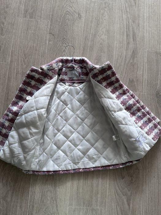 Продам новеньке пальто на дівчинку