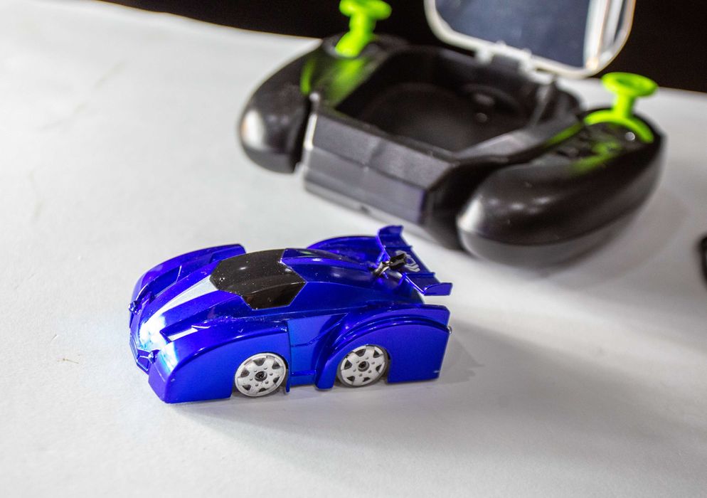 CARRINHO flutuante e cola na parede 2€