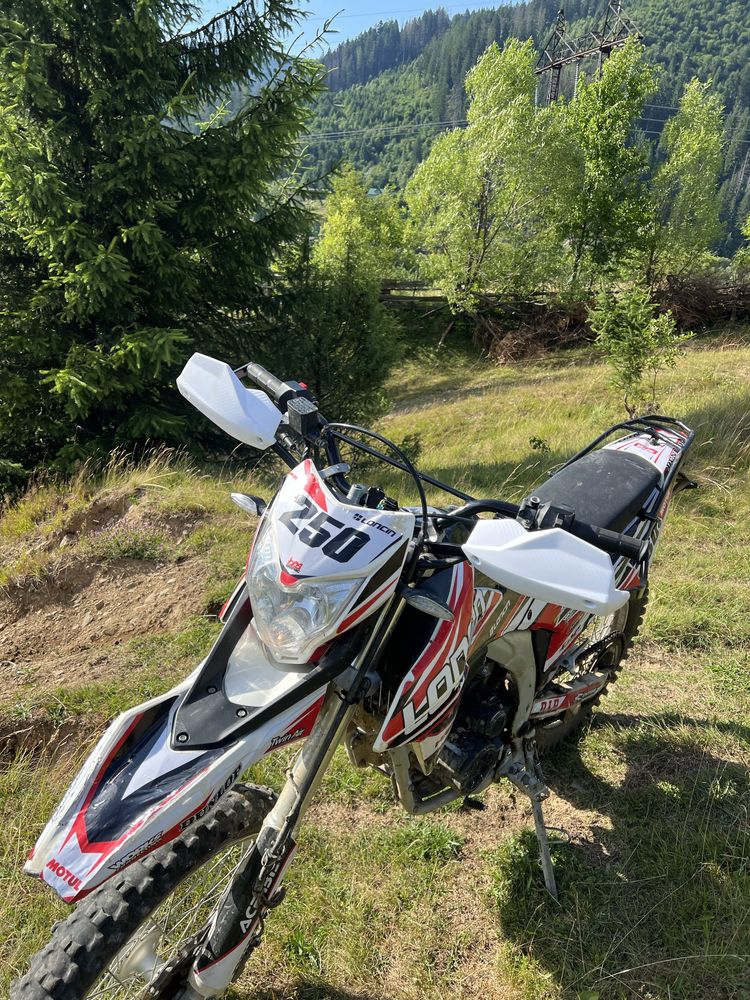 Мотоцикл Loncin LX 250 GY3 SX2