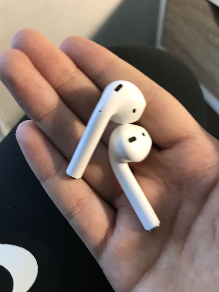 Airpods 1 gen nie ma jednej siateczki