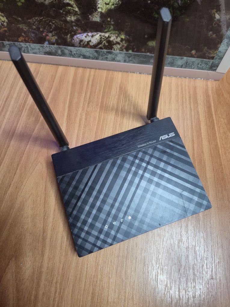 роутер Asus,Model Name:RT-N12+B1