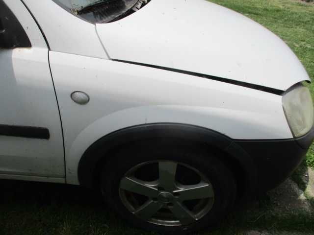 Opel Corsa C błotnik L / P