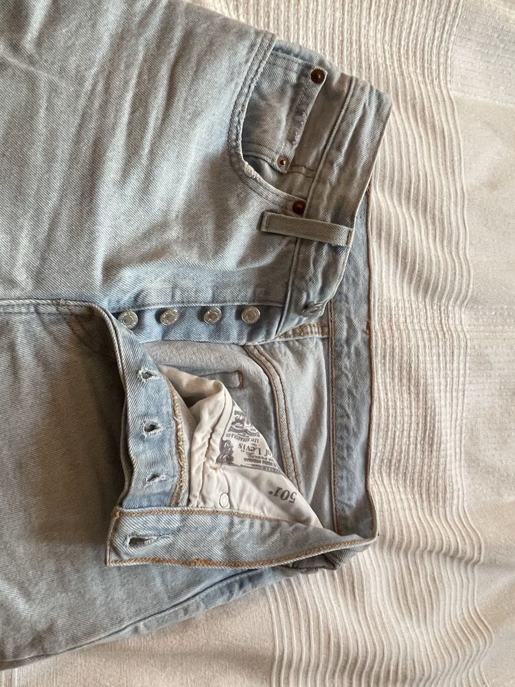 Levis 501 straight jeans