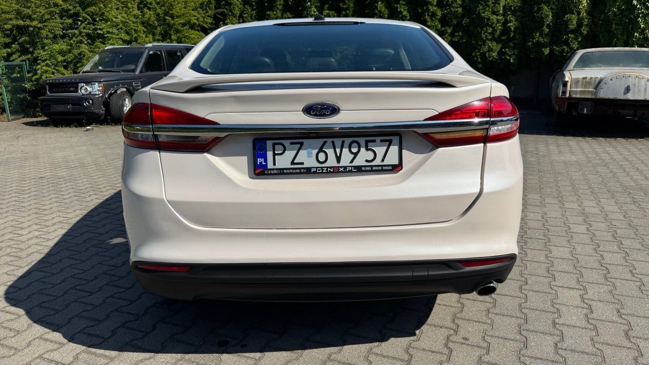 Ford Fusion 2.0 Hybrid SE z 2017 roku