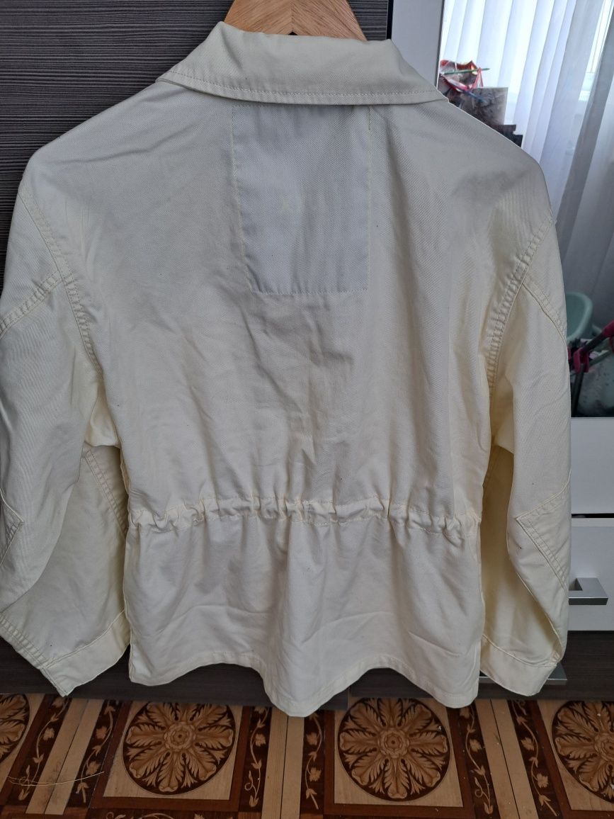 Продам куртку женскую
