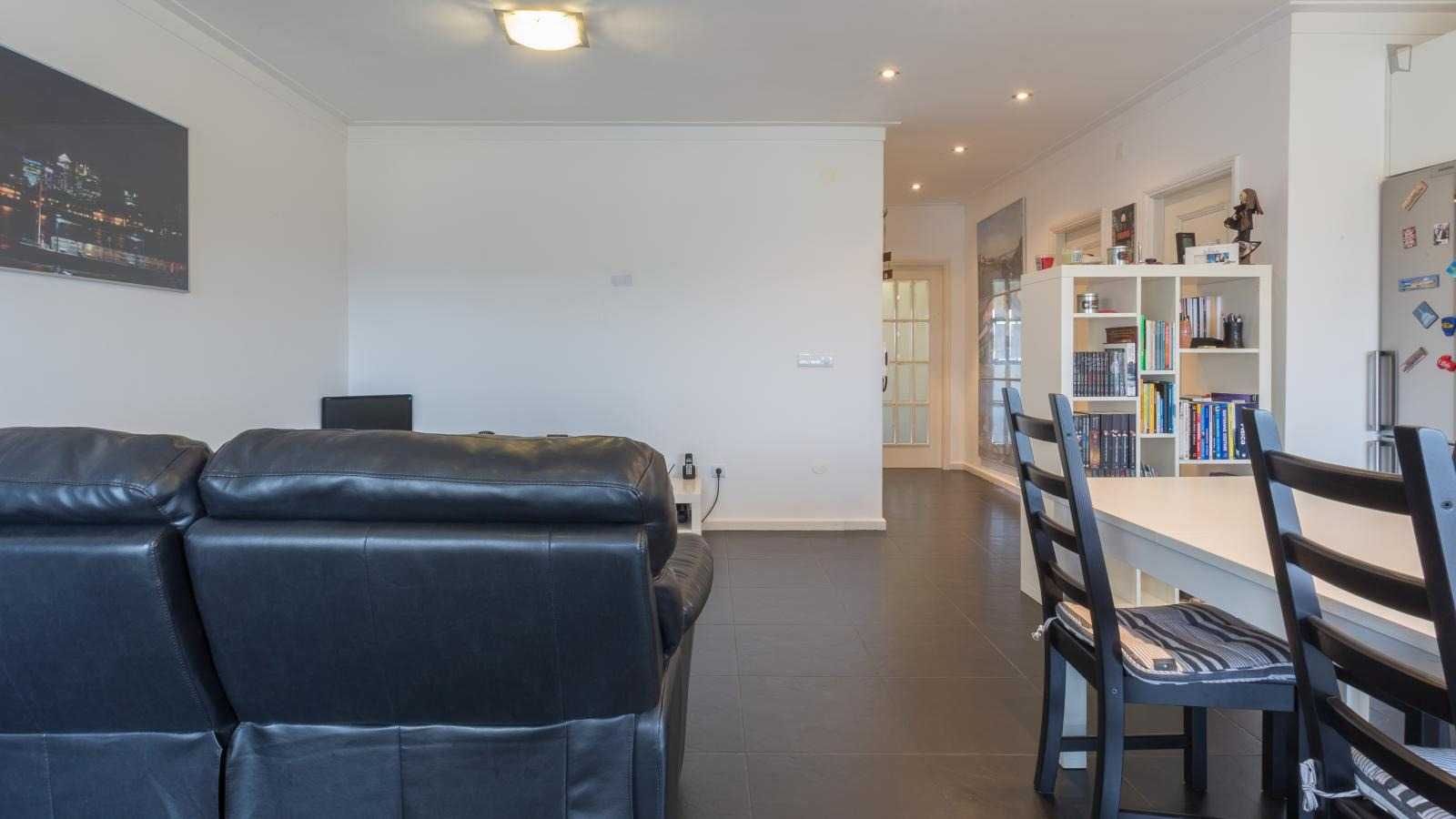 Quarto em Valbom perto do Porto - contas incluídos