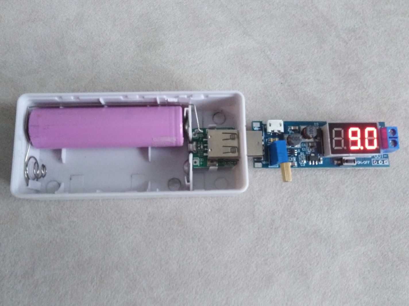 USB DC-DC перетворювач HW-132 на різні напруги.