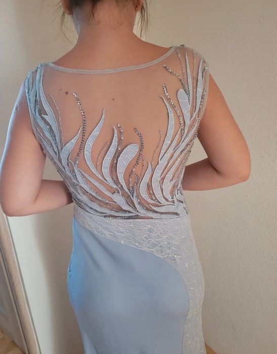 Długa sukienka wizytowa