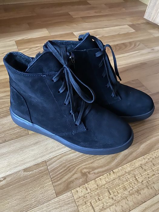 Напівчобітки жіночі зимові замшеві