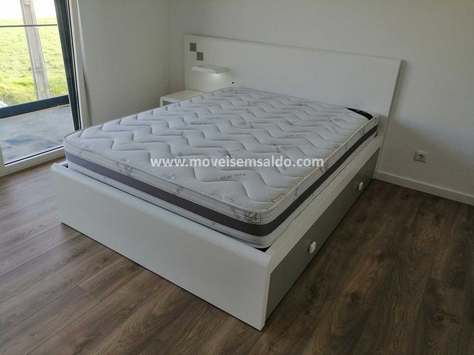 Cama de Casal Estofada c/ Gaveta - Fabricamos todas medidas e cores.