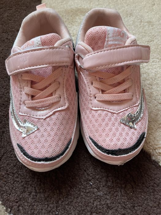 Кроссовки 28-размер