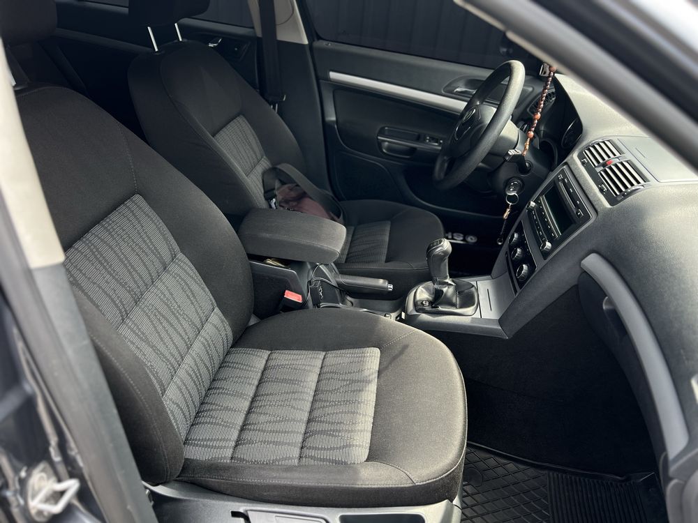 Skoda octavia (a5) 10.2011 року MPI 1.6  газ/бензин