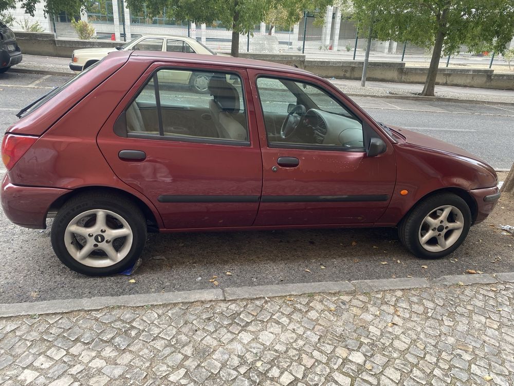 Mazda 121 para venda
