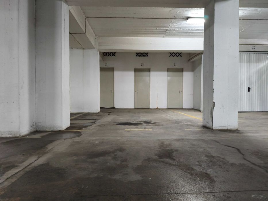 Excelente apartamento T1 com garagem e piscina em Armação de Pêra