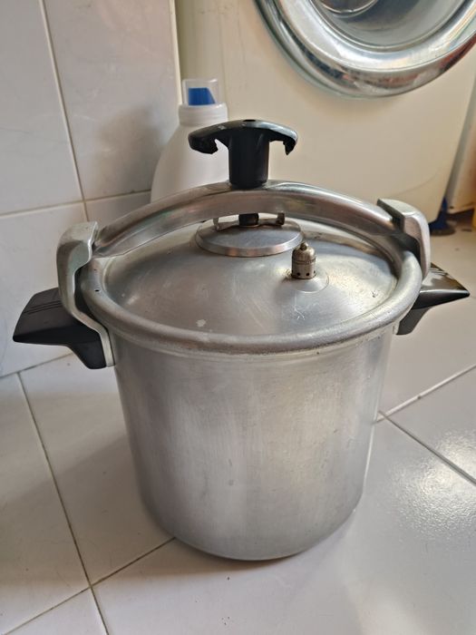 Vendo panela de pressão