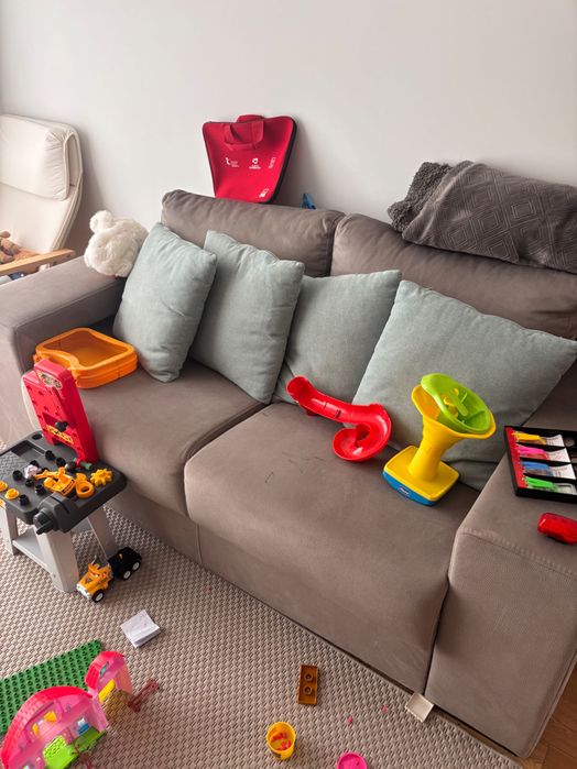 Sofás mesa e móvel