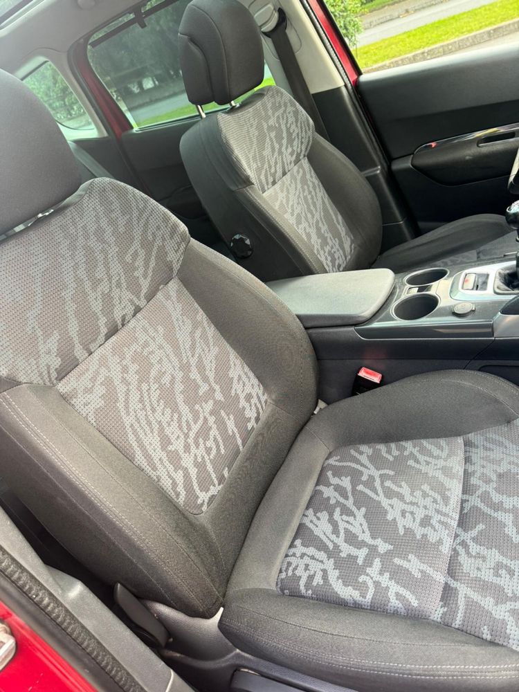 PEUGEOT 3008 MUITO BEM ESTIMADO