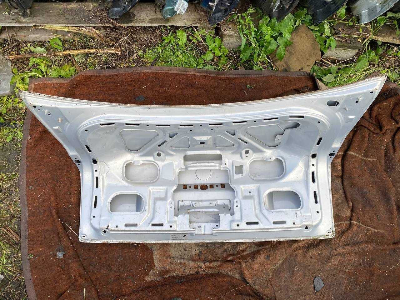 Кришка багажника багажник Volkswagen Passat B5 Фольксваген Пассат