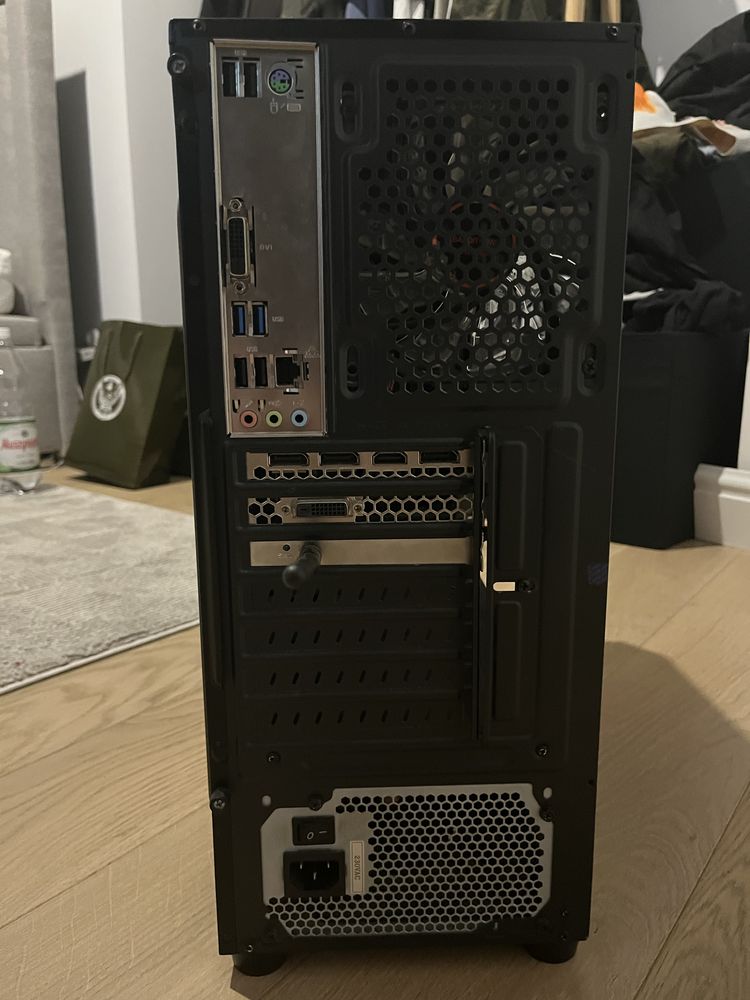 Komputer Intel(R) core(TM) i5-8400 CPU 2.80GHz