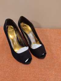 Sapatos Zara nº 38 em camurça pretos
