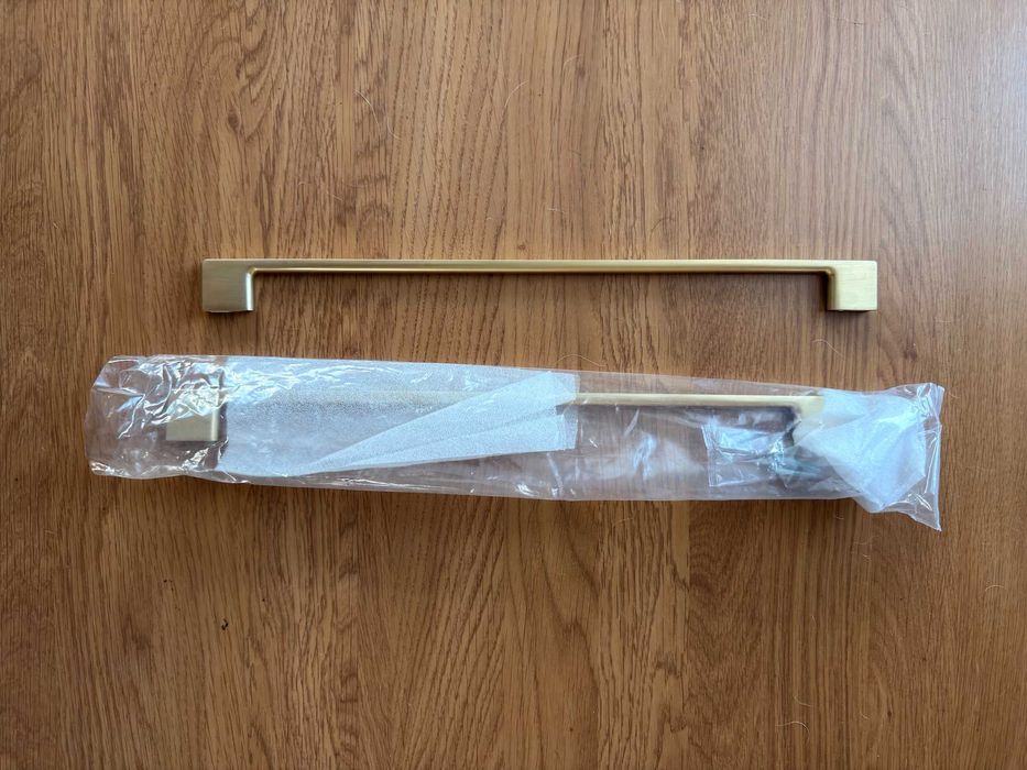 Uchwyt meblowy Gamet Techno UN 73 złoty 320 mm