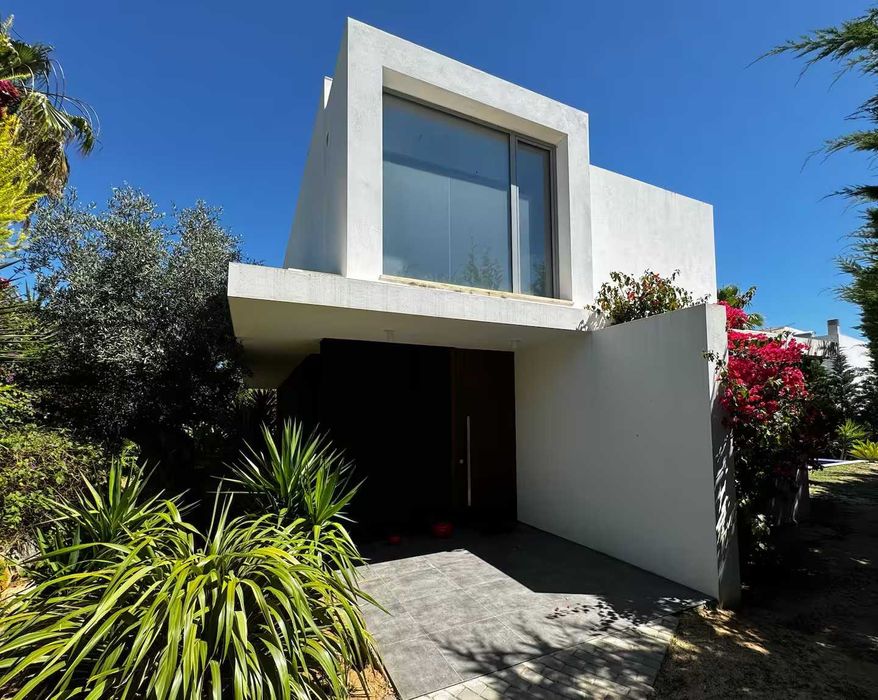 Piscina Privada e Localização Calma - Vivenda Pêra by Gabi Miguel