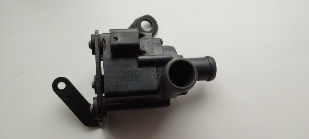 Додатковий водяний насос помпа WAG 5Q0965561B