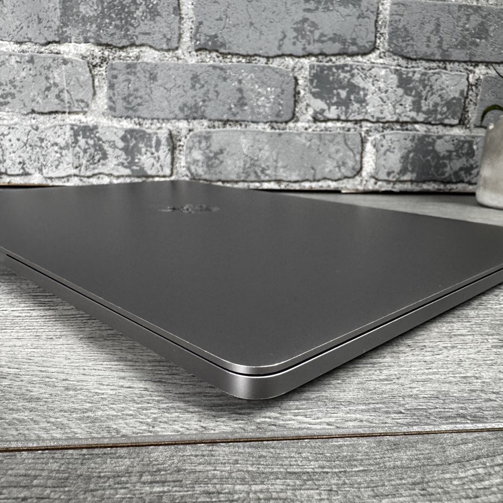 ЗНИЖКА! Apple MacBook Pro 16 2019 (i7/16Gb/512Gb SSD)